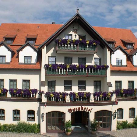 Hotel Goldener Hirsch à Burgthann Extérieur photo