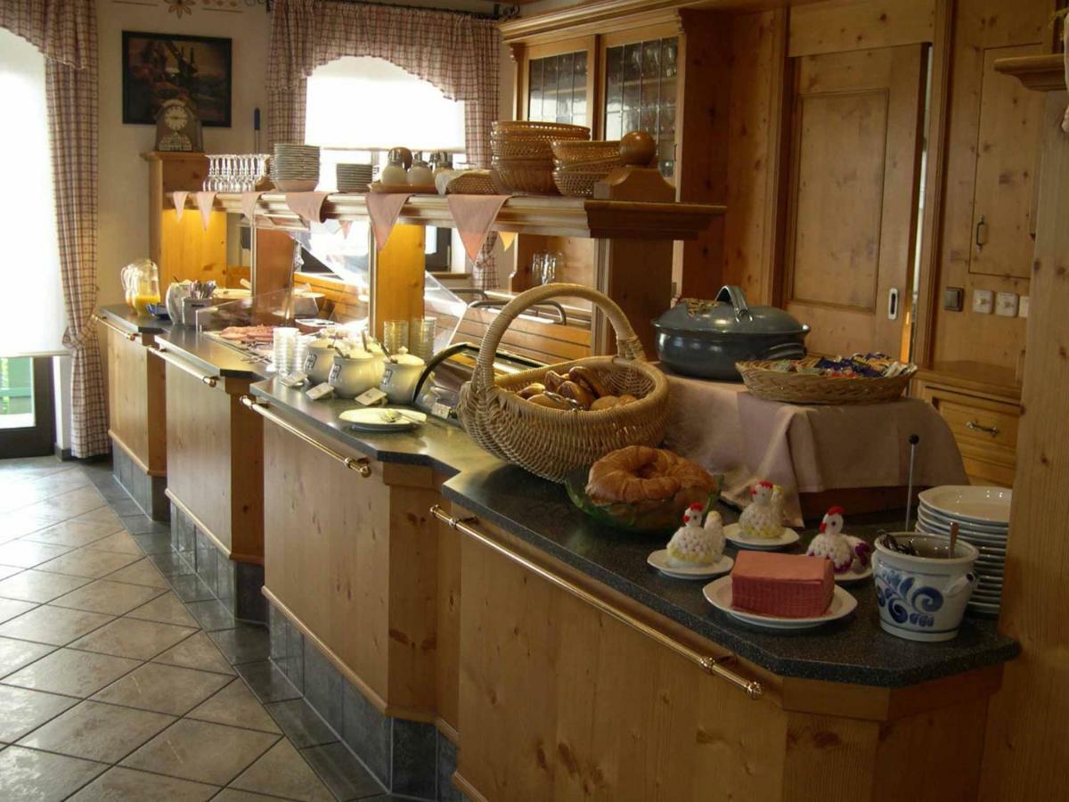 Hotel Goldener Hirsch à Burgthann Extérieur photo