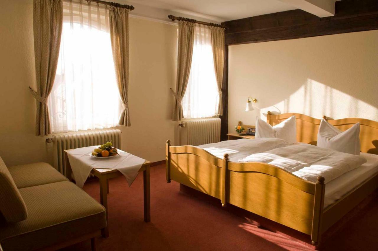 Hotel Goldener Hirsch à Burgthann Extérieur photo